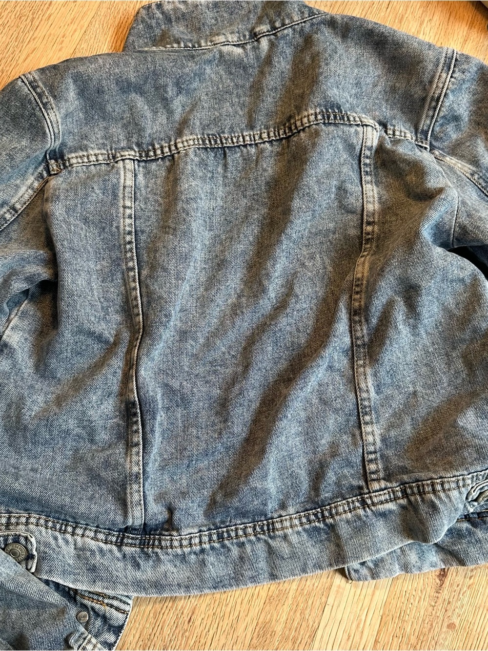 Free People Classic Light Wash Denim Jacket Size M - Picture 2 of 5